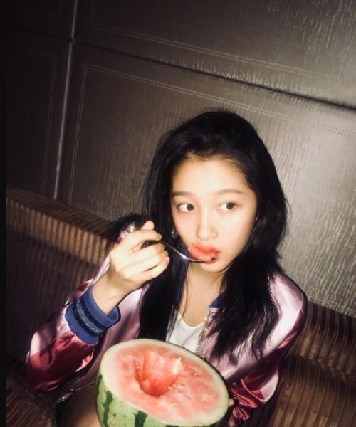 韩国半夜吃瓜视频,揭秘深夜热门话题背后的故事