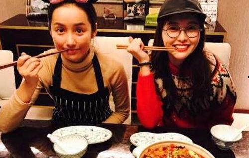 小美吃瓜视频小美吃锅,揭秘小美吃锅的趣味瞬间